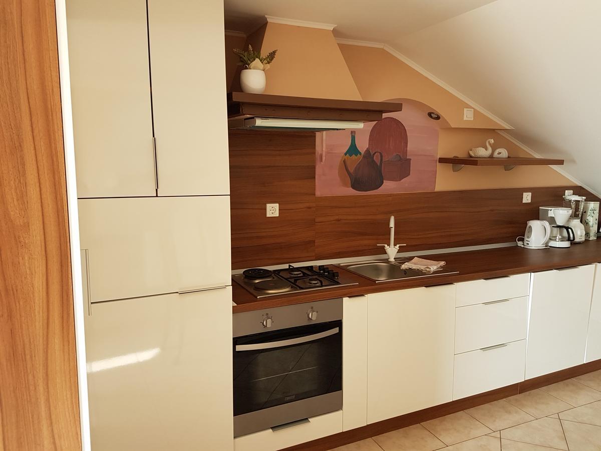 Apartments Suzana Novi Vinodolski Bagian luar foto
