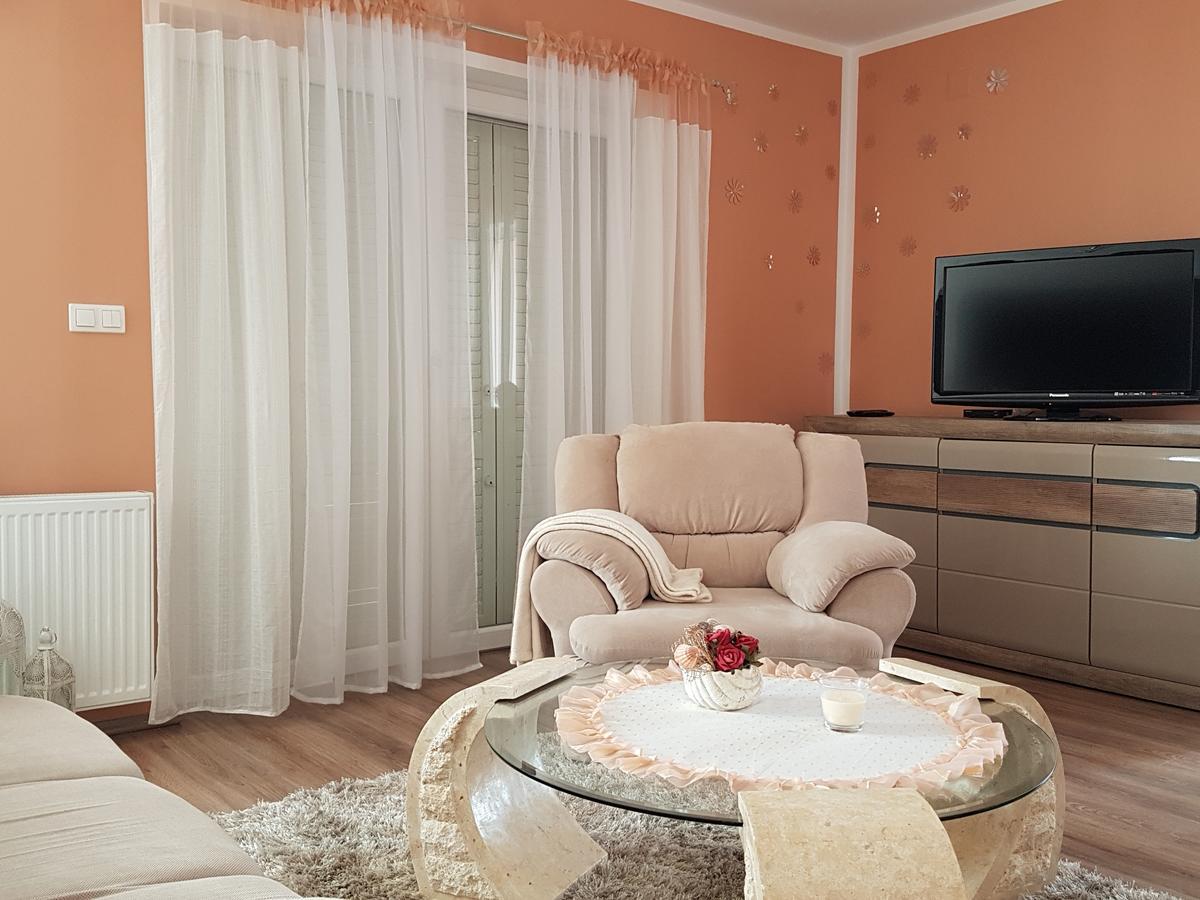 Apartments Suzana Novi Vinodolski Bagian luar foto